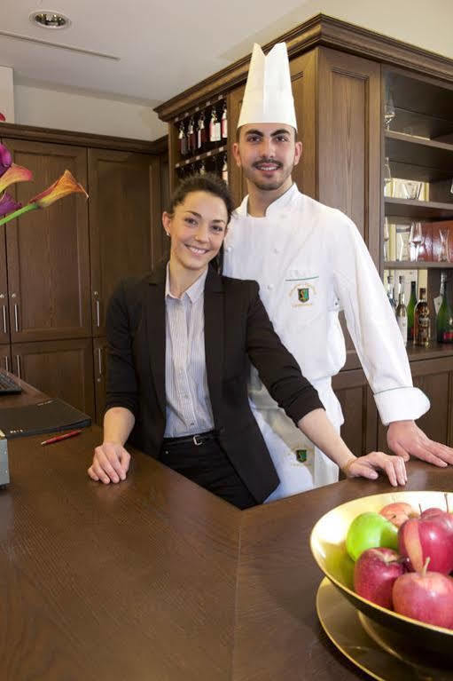 Restaurant & Hotel Engelkeller เมมมิงเงน ภายนอก รูปภาพ